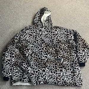 The Comfy Cheetah Hoodie Blanket